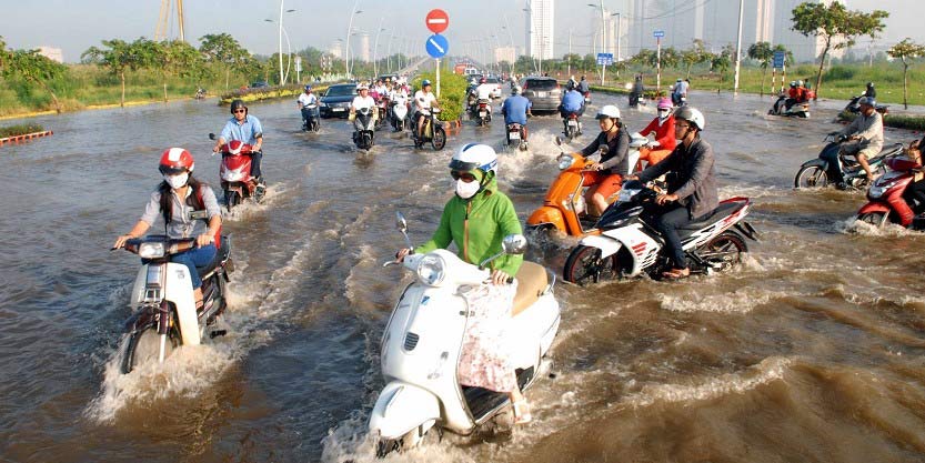 Traffic on roads filled with water