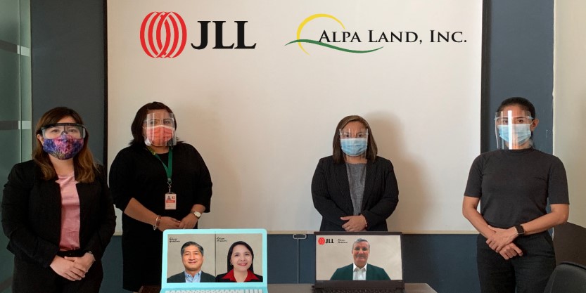 JLL’s Senior Manager Joanna Cuenco with Alpa Land’s Sales and Leasing Manager Gina Yapit