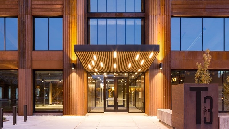 Timber building with a lavish entrance 